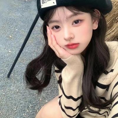 微笑的苹吉
